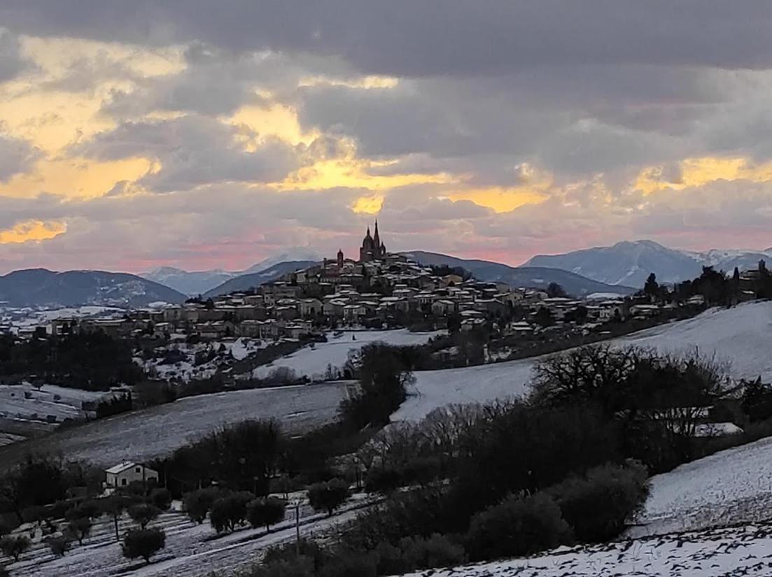 Casa Vacanze Angelica Ostra Vetere Esterno foto