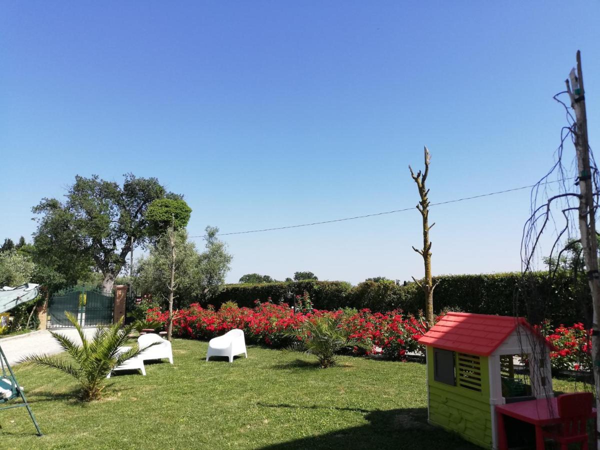 Casa Vacanze Angelica Ostra Vetere Esterno foto